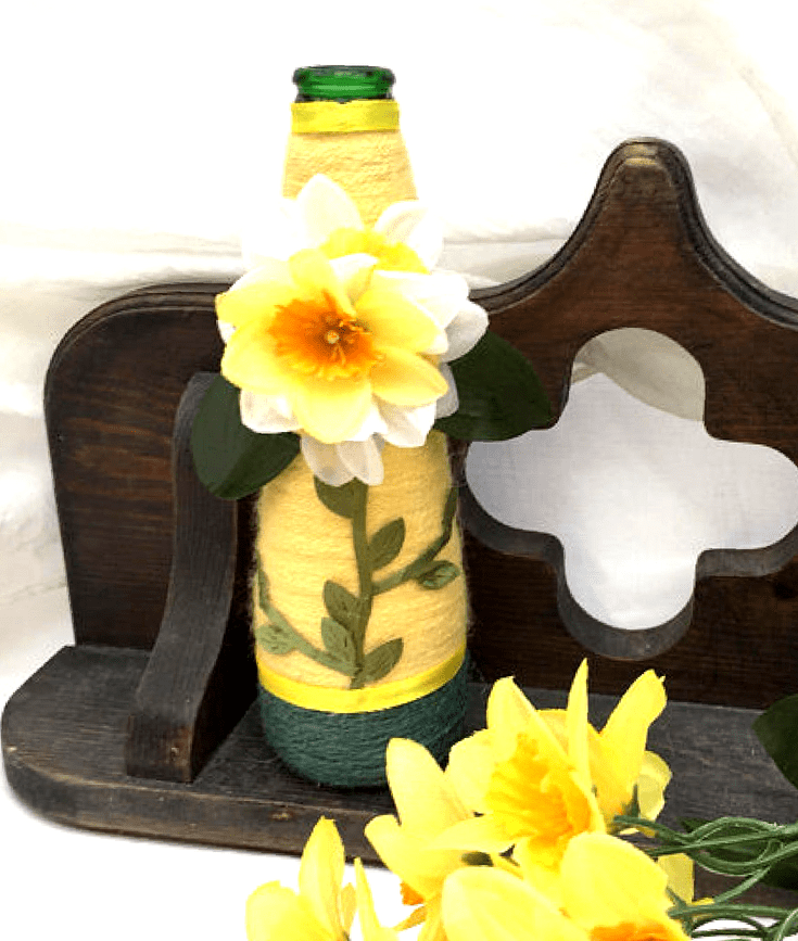 Stunning Farmhouse Recycled Wrapped Bottle #floral #bottle #homedecor #decor #home #farmhouse #farmhousehomedecor #homedecorideas #farmhousedecorideas #farmhousedecor #handmade #decorideas #rustic #rustichomedecor
