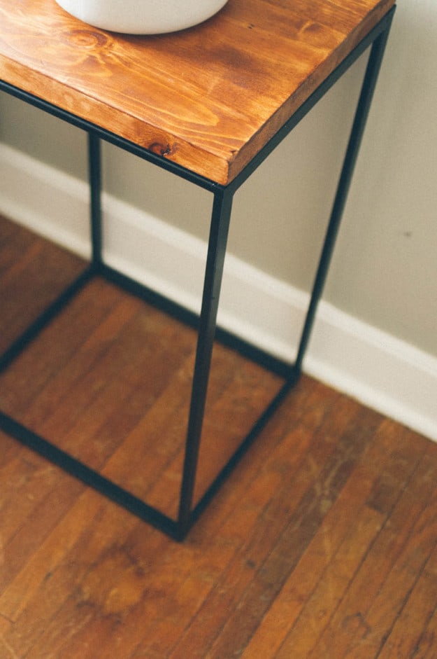 DIY Hacks From IKEA That You Can Do On A Tiny Budget #ikeahack #homedecor #sidetable