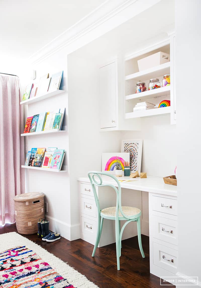 Small Home Office Ideas That Will Make You Want to Work Overtime #smallofficedesign creating a small home office #homeofficeinteriordesign