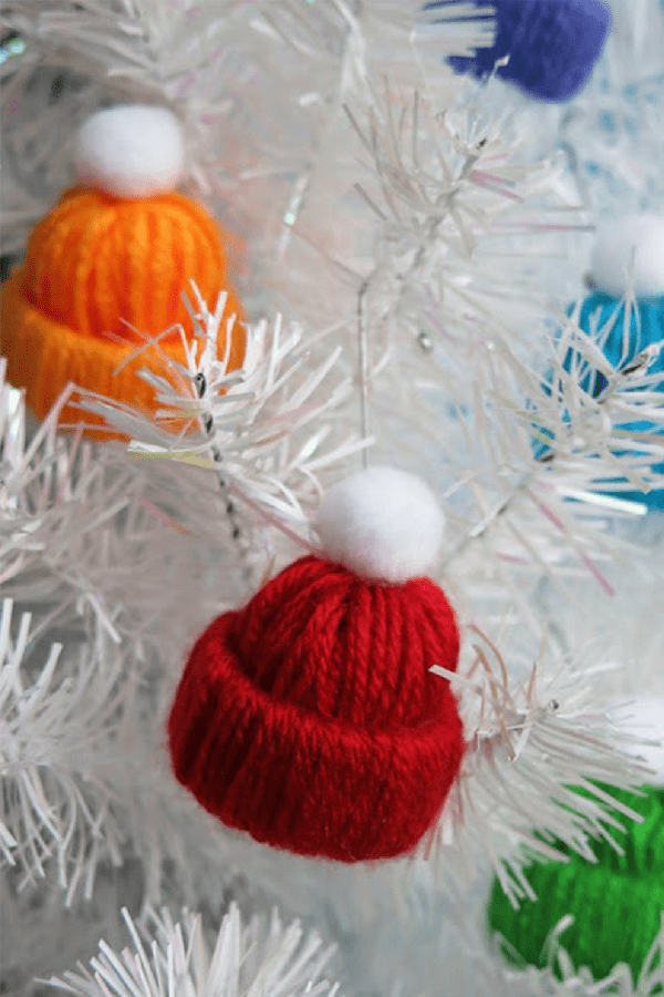 11 Stunning DIY Christmas Decorations You Have To Make This Year #christmasdecorations #rusticchristmas #easychristmascrafts #festivedecorations