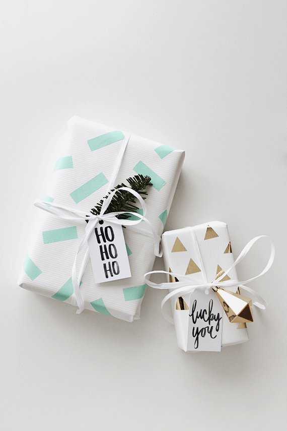 Christmas Gift Wrapping Ideas You'll Definitely Want To Try | No Fancy Gift Wrapping Techniques Required For These Stunning Present Wrapping Ideas | Christmas Gifts | Via https://themummyfront.com | Elegant Gift Wrapping | Gift Wrapping | #christmas #diychristmaswrapping #christmasgiftwrappingideas #christmasgifts #themummyfront.com #festivewrapping #diygifttags