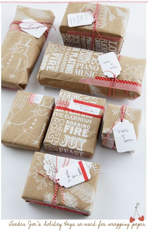 Christmas Gift Wrapping Ideas You'll Definitely Want To Try | No Fancy Gift Wrapping Techniques Required For These Stunning Present Wrapping Ideas | Christmas Gifts | Via https://themummyfront.com | Elegant Gift Wrapping | Gift Wrapping | #christmas #diychristmaswrapping #christmasgiftwrappingideas #christmasgifts #themummyfront.com #festivewrapping