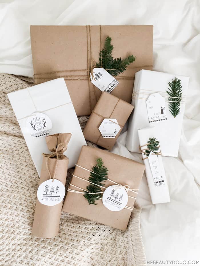 Christmas Gift Wrapping Ideas You'll Definitely Want To Try | No Fancy Gift Wrapping Techniques Required For These Stunning Present Wrapping Ideas | Christmas Gifts | Via https://themummyfront.com | Elegant Gift Wrapping | Gift Wrapping | #christmas #diychristmaswrapping #christmasgiftwrappingideas #christmasgifts #themummyfront.com #festivewrapping