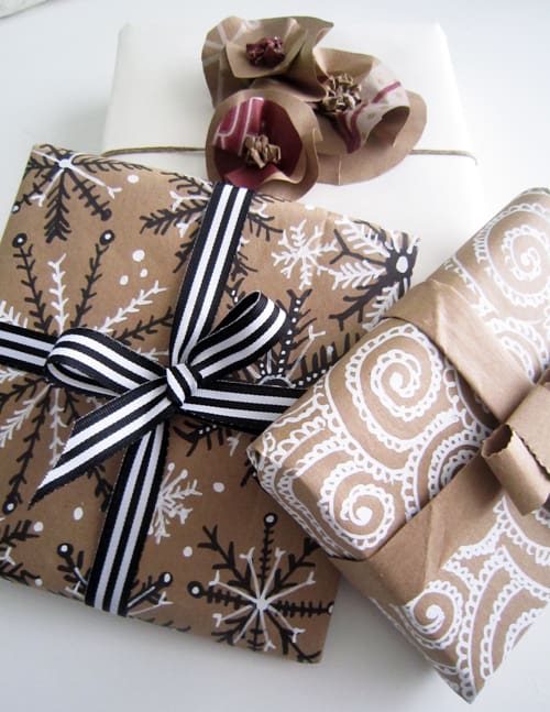 Christmas Gift Wrapping Ideas You'll Definitely Want To Try | No Fancy Gift Wrapping Techniques Required For These Stunning Present Wrapping Ideas | Christmas Gifts | Via https://themummyfront.com | Elegant Gift Wrapping | Gift Wrapping | #christmas #diychristmaswrapping #christmasgiftwrappingideas #christmasgifts #themummyfront.com #festivewrapping