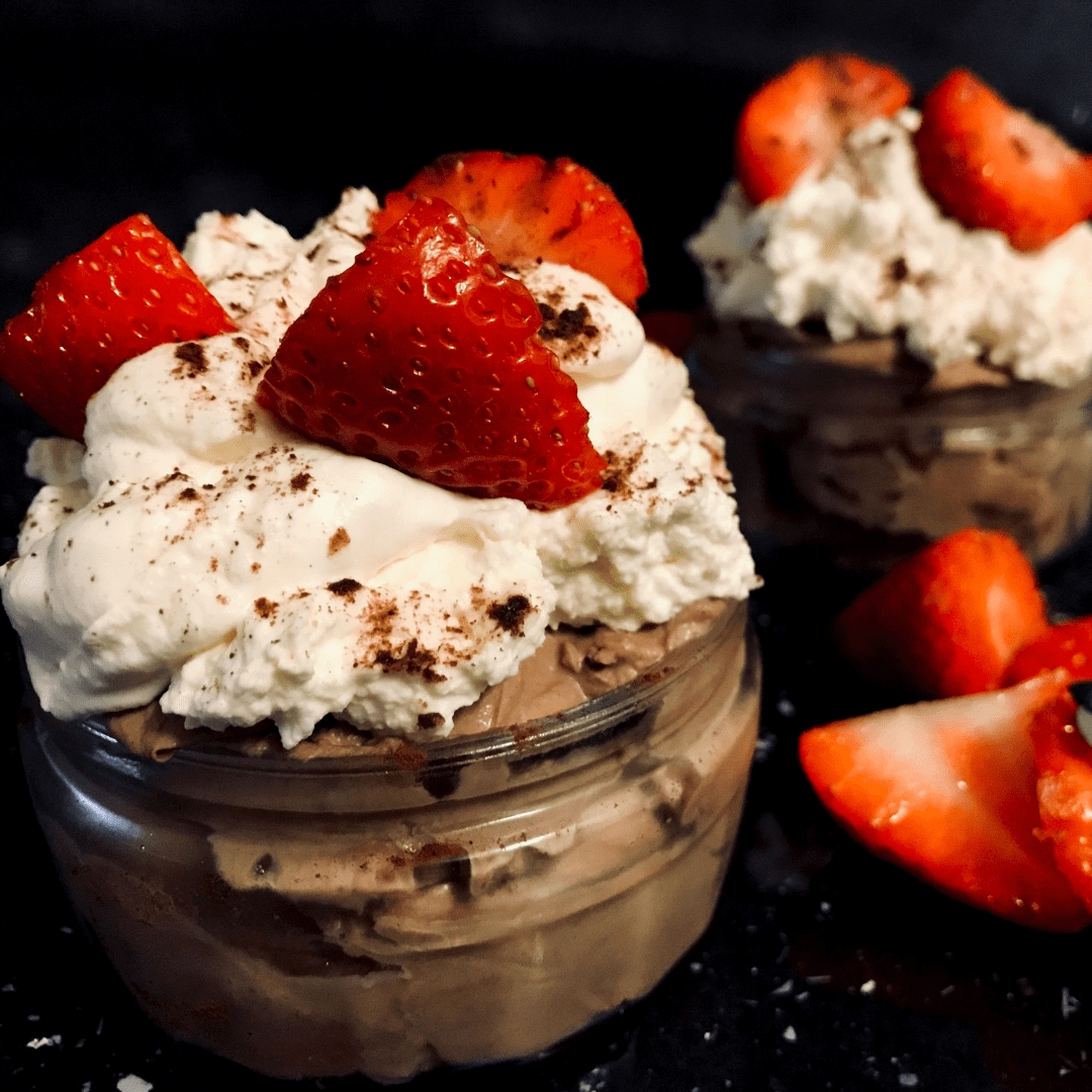 The best Keto Chocolate Mousse | In Under 5 Minutes | low carb dessert | keto dessert | Keto chocolate | keto recipes | Via: https://themummyfront.com #keto #ketochocolatemousse #ketodessert #ketorecipe #themummyfront.com #lowcarb #ketogenic #chocolatemousse