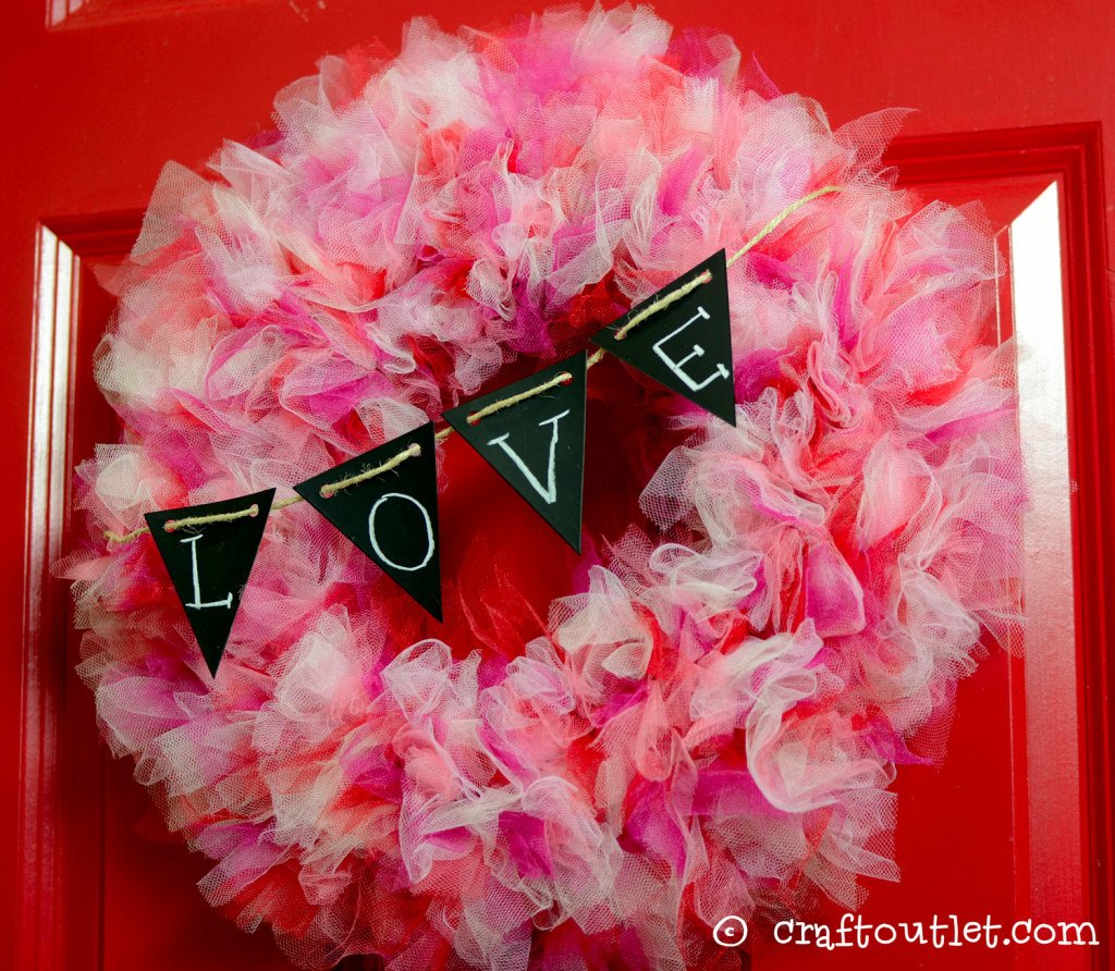 Best DIY Valentine Wreaths To Make On A Budget The Mummy Front