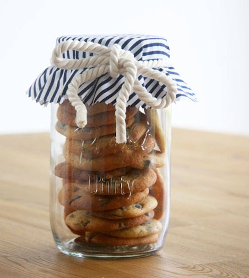 Cookies in mason jars