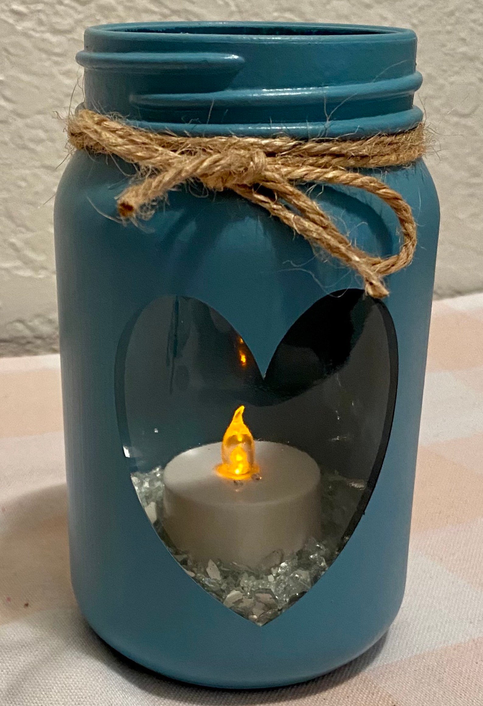 Wedding mason jar ideas like tis blue lantern are perfect to DIY