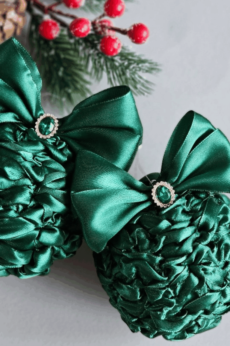 26 Easy Christmas Ornaments To Make and Sell - The Mummy Front