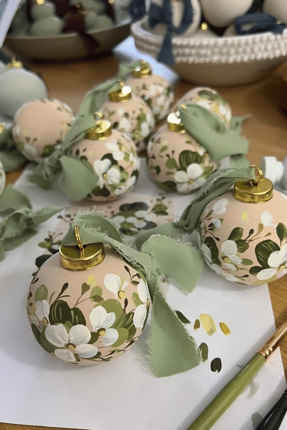 26 Easy Christmas Ornaments To Make and Sell - The Mummy Front