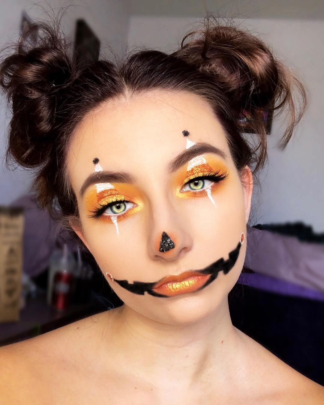 simple pumpkin makeup look