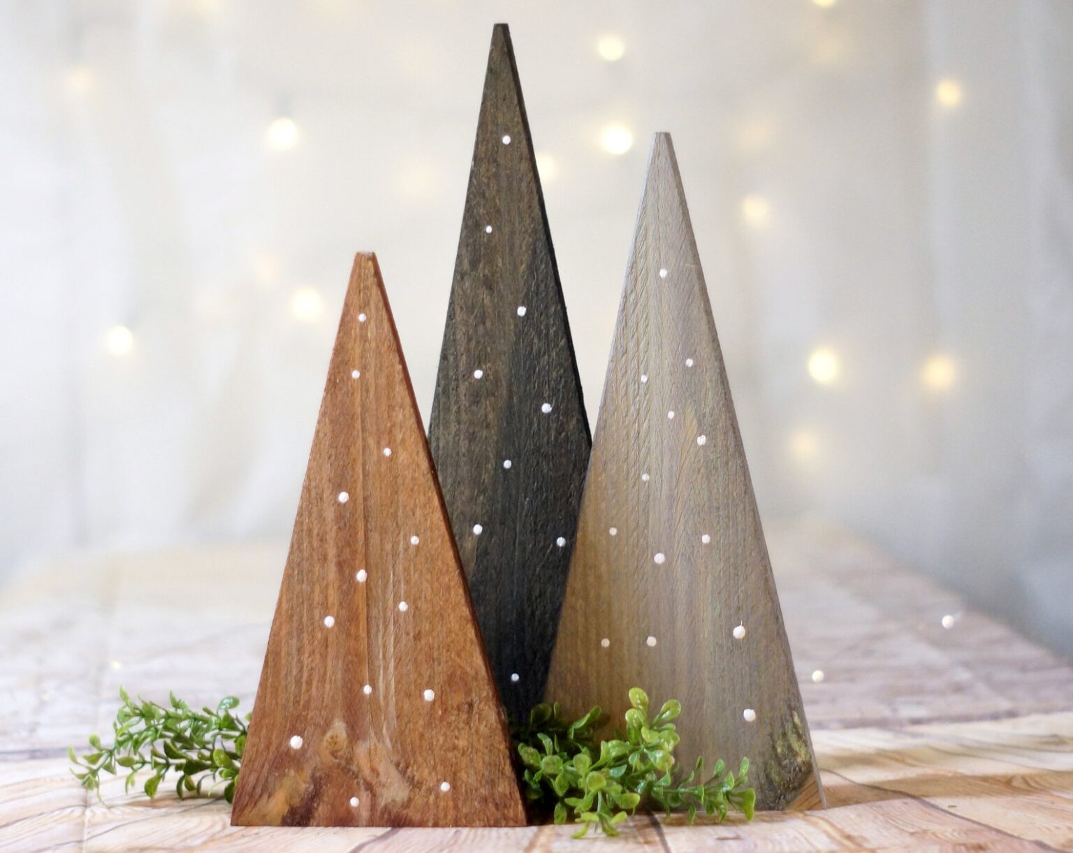 22 Best DIY Wood Christmas Decoration Ideas - The Mummy Front