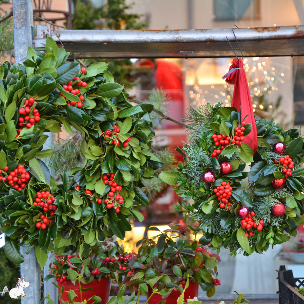 12 Christmas Holly Decorations Featured Image