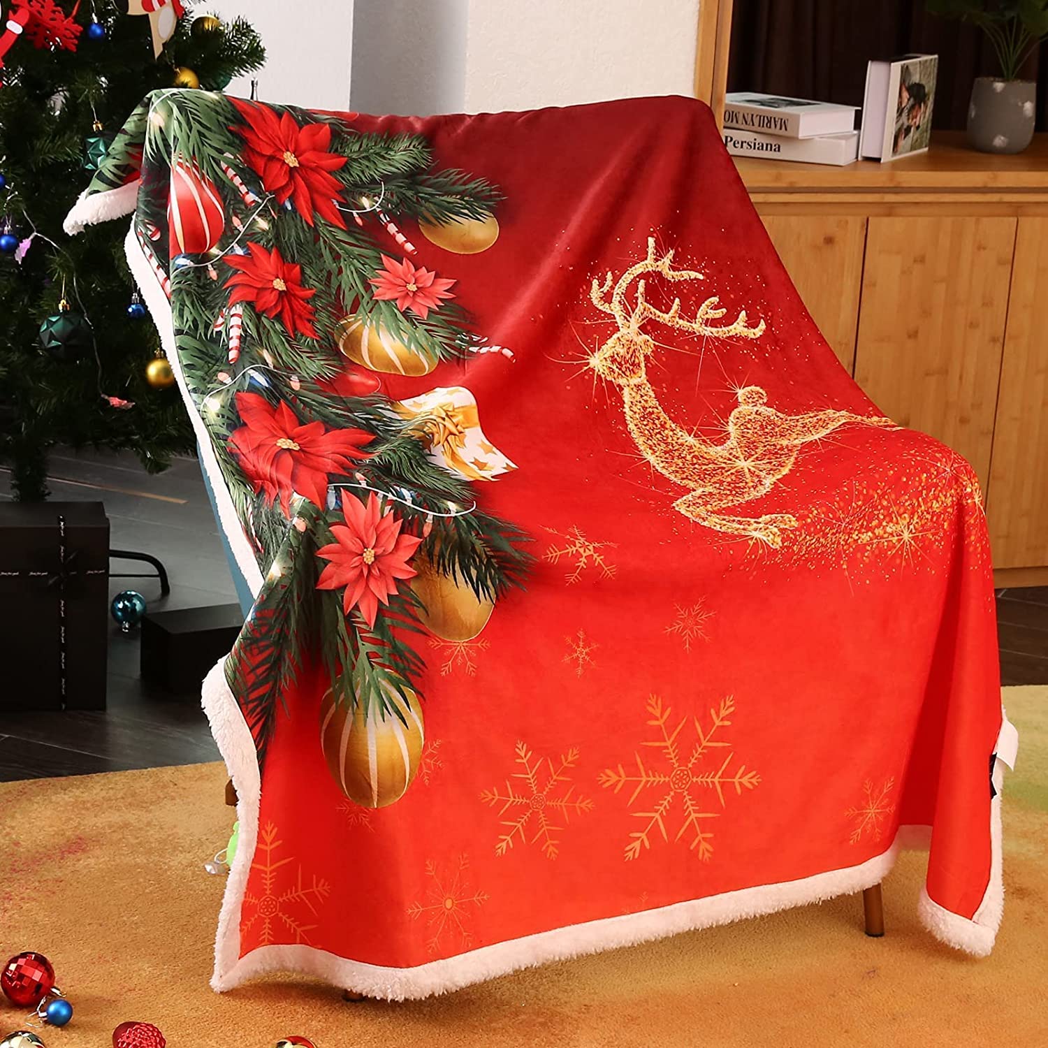 Sherpa fleece throw Blanket With Reindeer Print