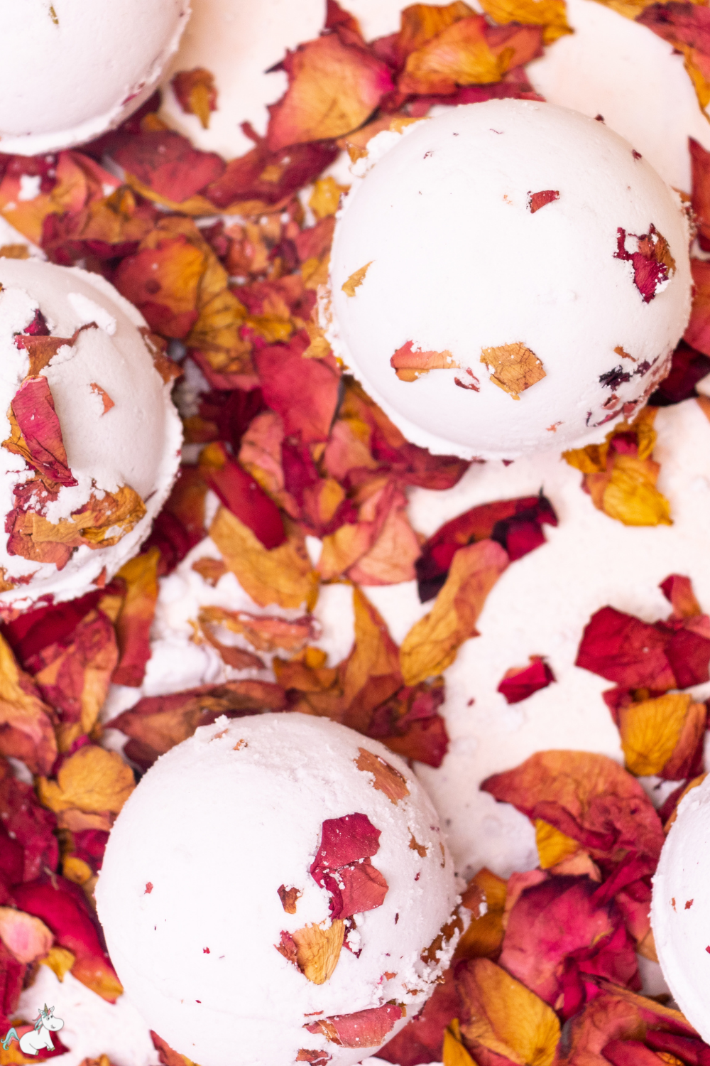 Bath bombs with rose petals