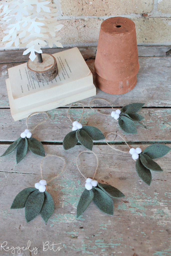 Little felt mistletoe ornaments