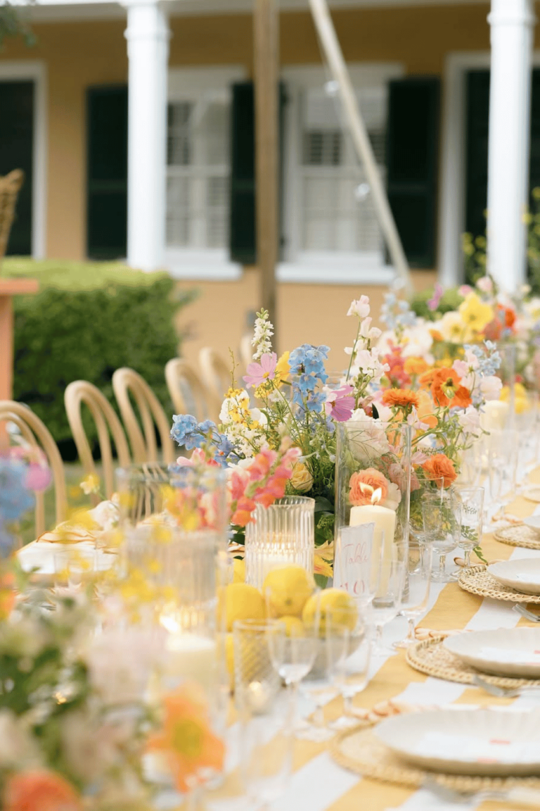 21 Pretty Spring Centerpiece Ideas for Beautiful Tables - The Mummy Front