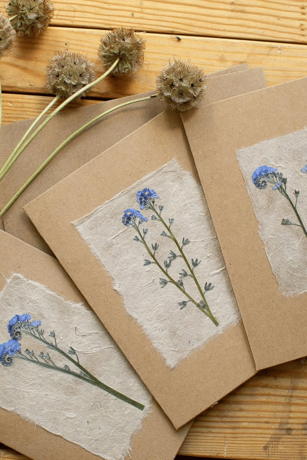 Pressed flower greeting cards made with brown kraft paper are perfect for Mother's day