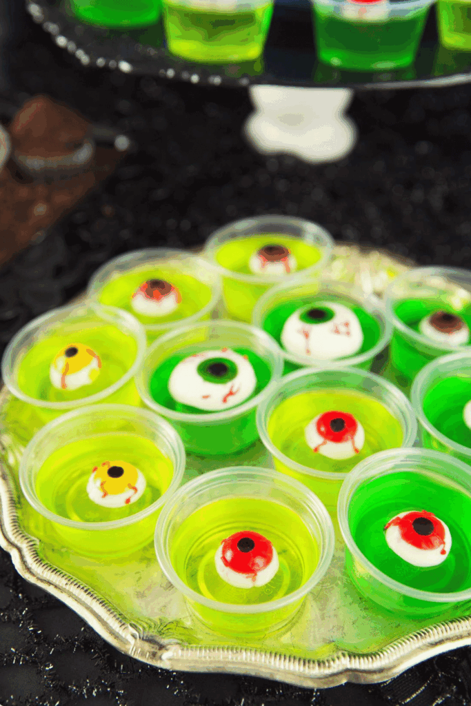 Eyeball Jello cups with gummy eyes – easy and festive Halloween desserts